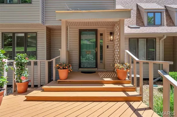 St Louis, MO 63131,13633 Mason Oaks LN