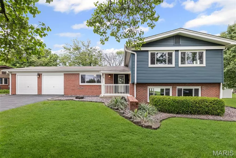 4301 Chantel DR, Alton, IL 62002