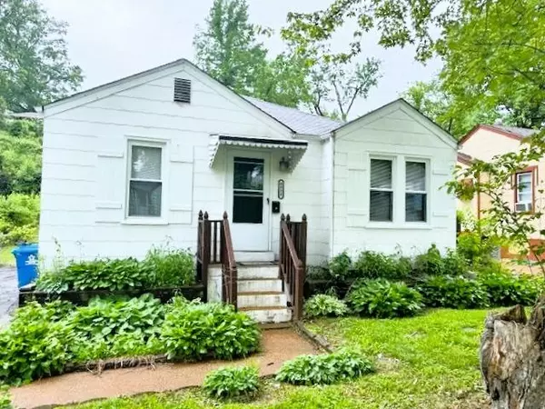 8808 Eichler PL, Jennings, MO 63136