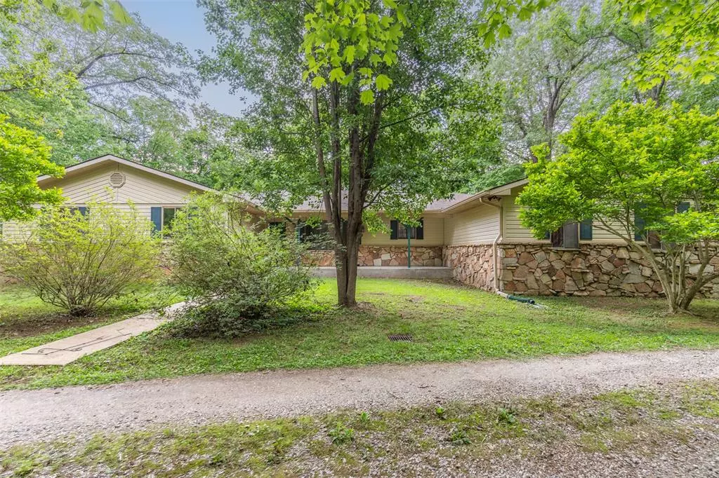 Poplar Bluff, MO 63901,1017 County Road 482