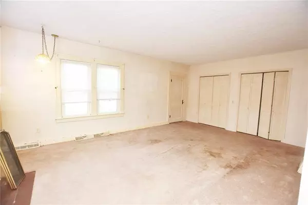 East Alton, IL 62024,145 S Center ST