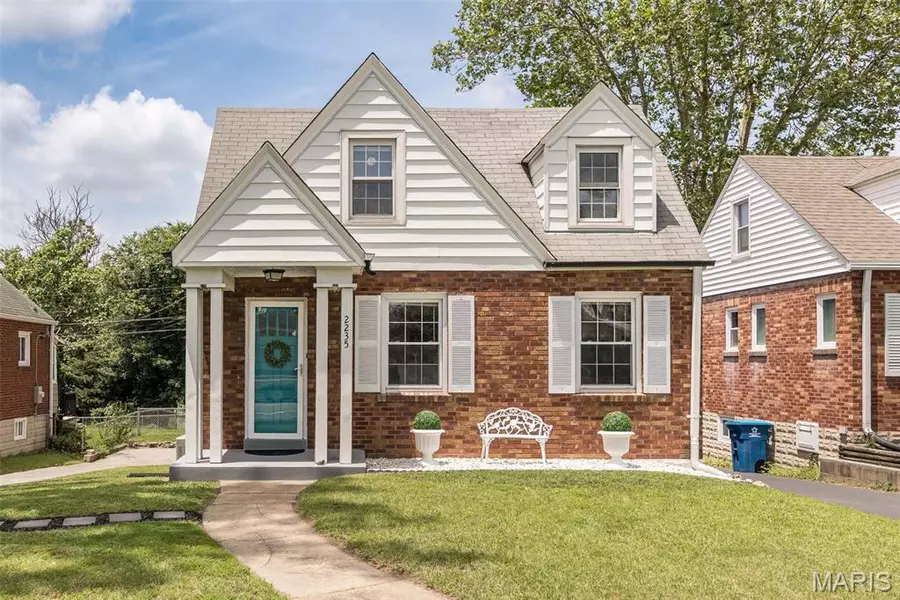 2235 Brown RD, Overland, MO 63114