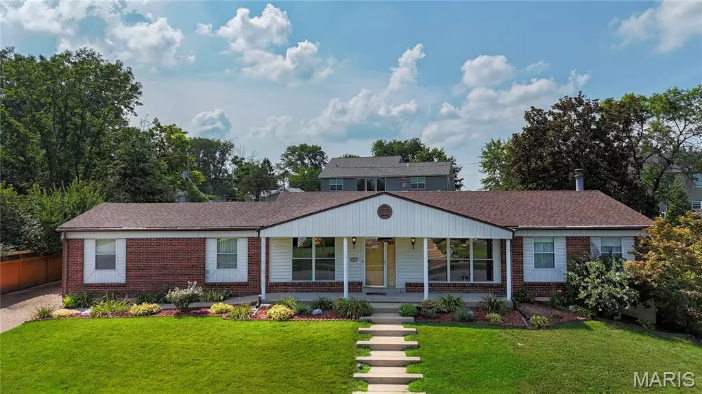 4637 Littlebury DR, St Louis, MO 63128
