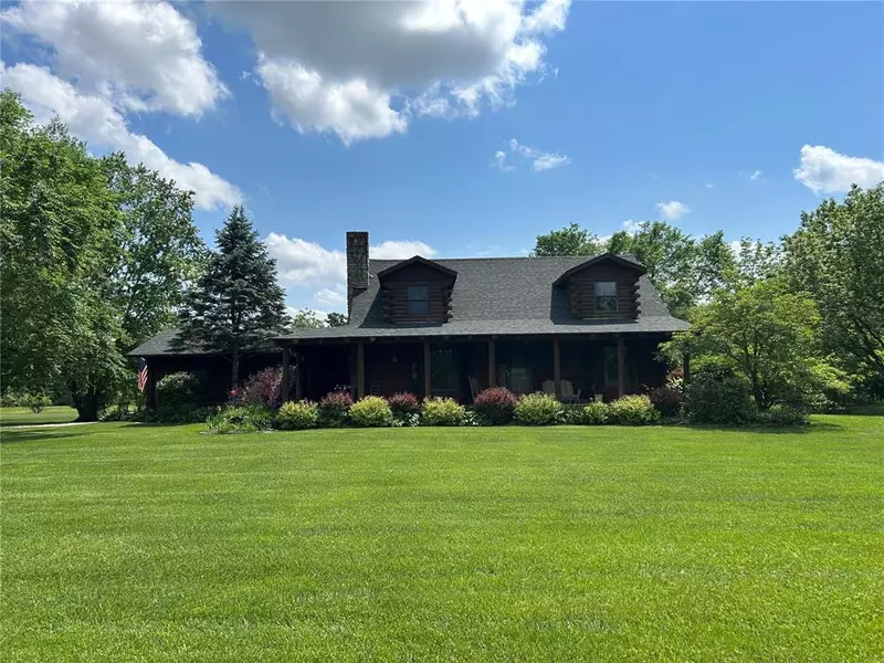 8246 Brickyard Hill RD, Worden, IL 62097
