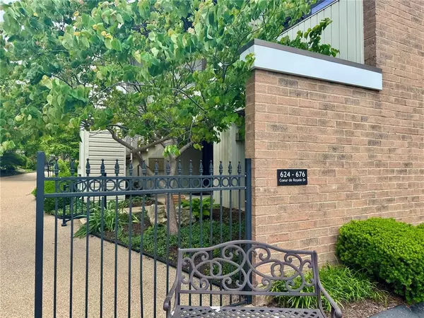 Creve Coeur, MO 63141,624 Coeur De Royale DR #A