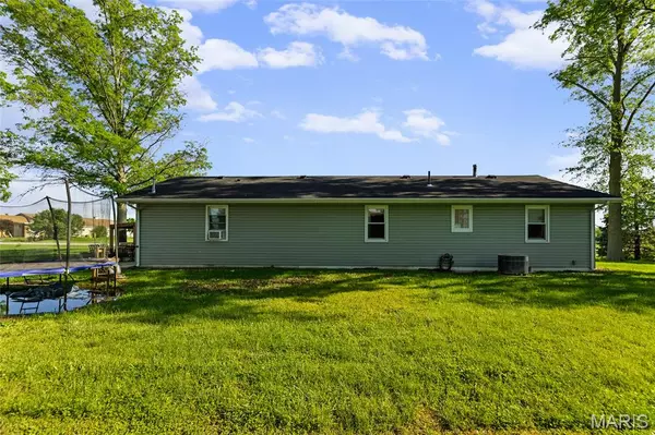 St Libory, IL 62282,7223 State Route 15