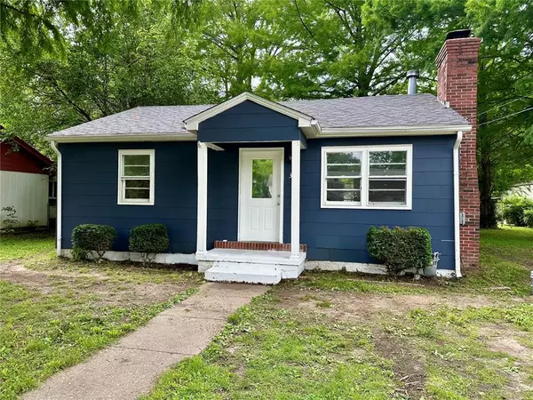 317 Marion AVE,  Sikeston,  MO 63801