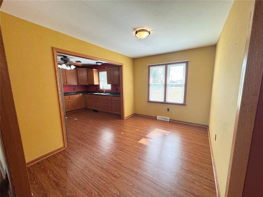 Vandalia, MO 63382,1108 N Oak ST
