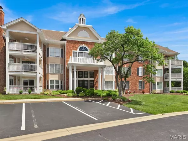 208 Ambridge CT #106, Chesterfield, MO 63017
