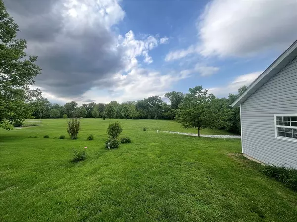 Troy, IL 62294,7867 Lebanon RD
