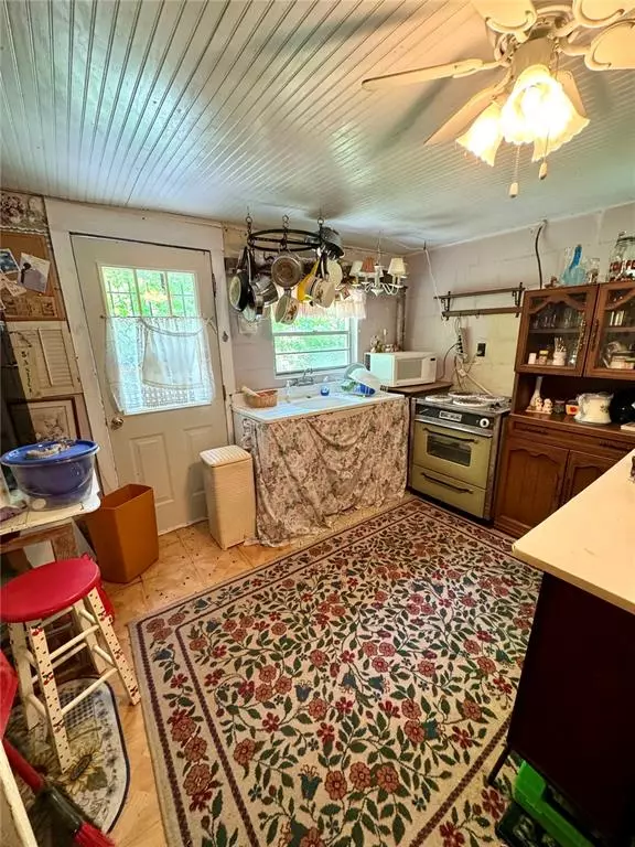 Bismarck, MO 63624,10036 Oak DR