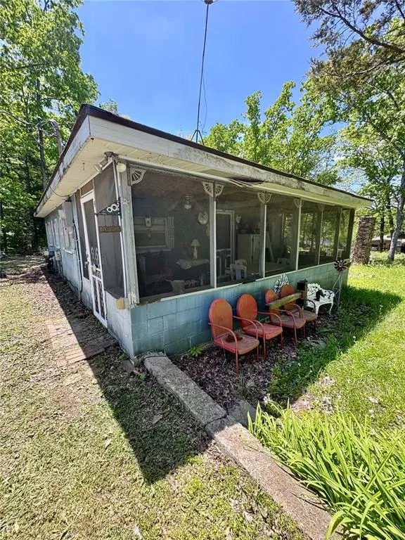 Bismarck, MO 63624,10036 Oak DR