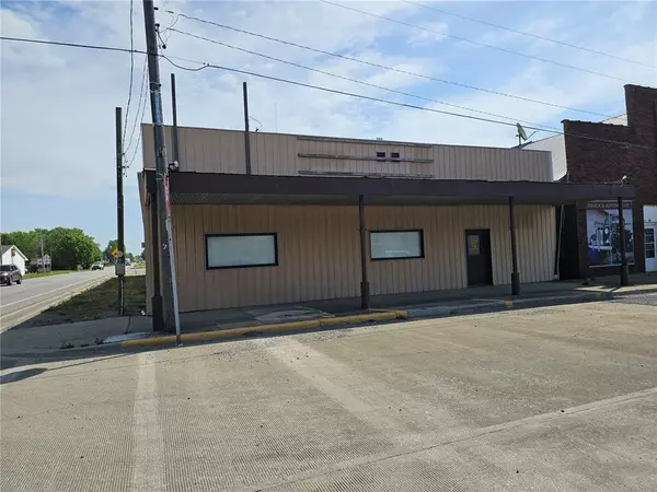 103 E Broad ST, Raymond, IL 62560