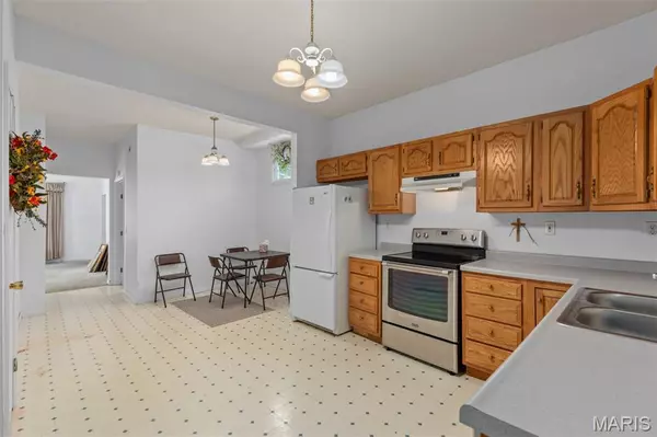 Litchfield, IL 62056,604 N Illinois AVE