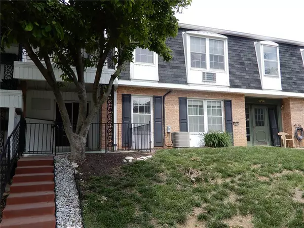 1714 Herault PL #A,  Mehlville,  MO 63125