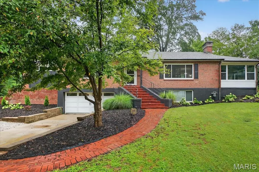 519 Wilcox AVE, Kirkwood, MO 63122