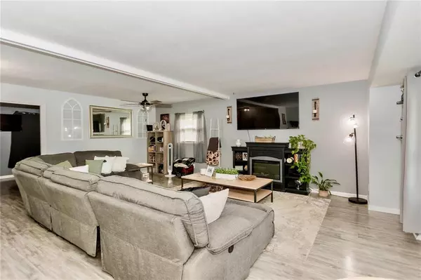 Godfrey, IL 62035,204 Meadowlark DR