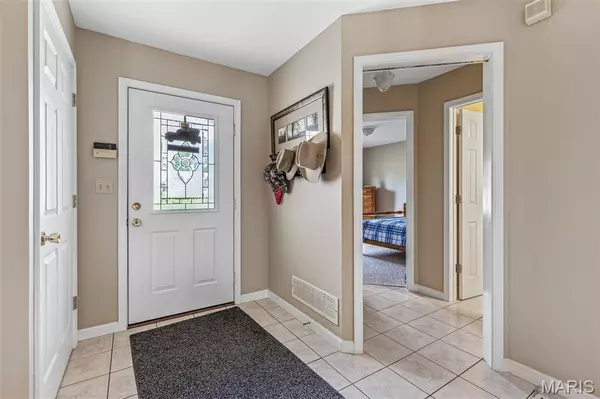 Farmington, MO 63640,303 Holly Tree LN