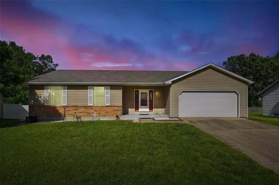 4 Horizon DR, St Peters, MO 63376