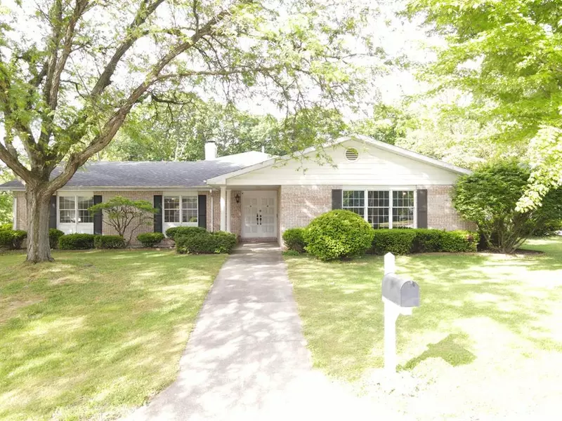 16 Siesta DR, Hannibal, MO 63401