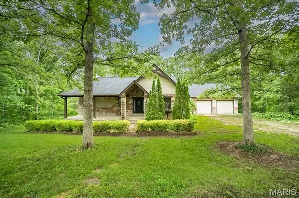 8561 Lizard LN, Dittmer, MO 63023
