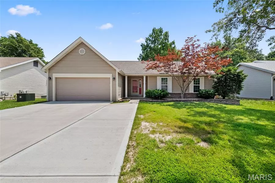 3060 Almond Tree DR, St Peters, MO 63376