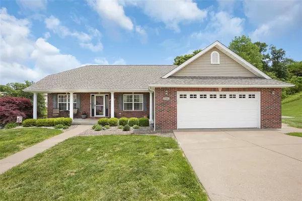 712 Sunset LN, New Haven, MO 63068