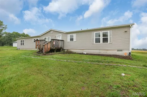 1558 Sugar Grove RD, Troy, MO 63379