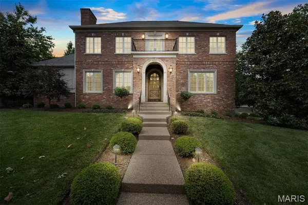 Clayton, MO 63105,8401 University DR