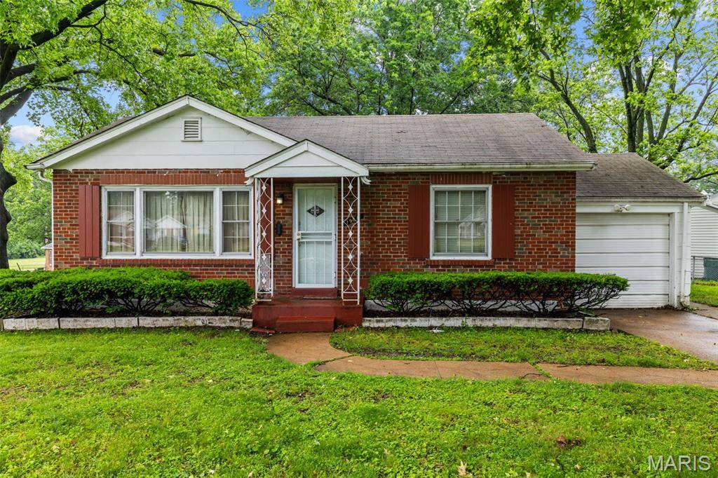 1988 Driftway DR, St Louis, MO 63114