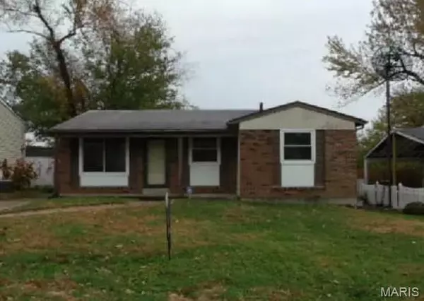 10214 Castle Drive, St Louis, MO 63136