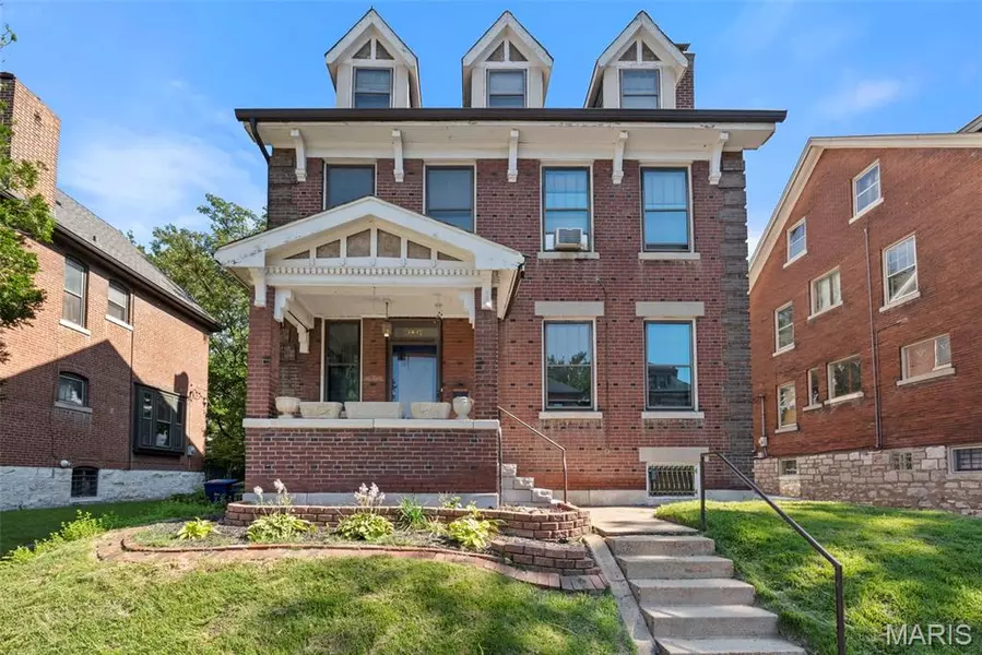 3817 Castleman AVE, St Louis, MO 63110