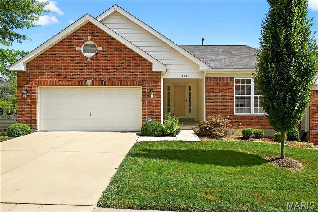 1423 Villas Estates DR, St Louis, MO 63026