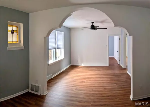 Unincorporated, MO 63125,847 Catskill DR