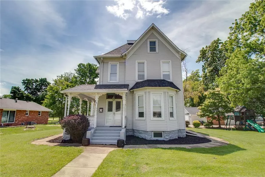 404 W Arch ST, Jerseyville, IL 62052