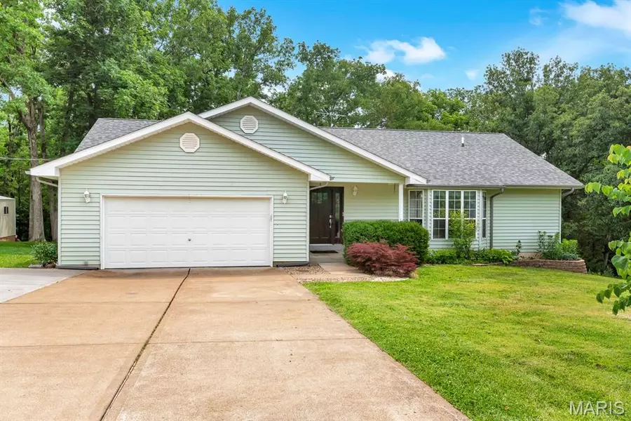 3848 Rustic Woods DR, Hillsboro, MO 63050