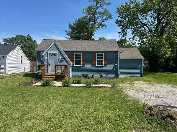 1910 E B ST E, Belleville, IL 62221