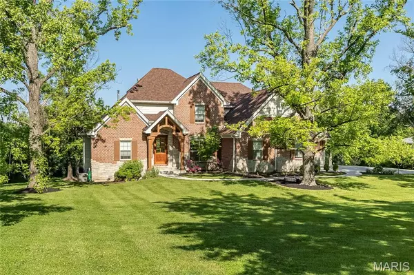 111 N Mosley RD, St Louis, MO 63141