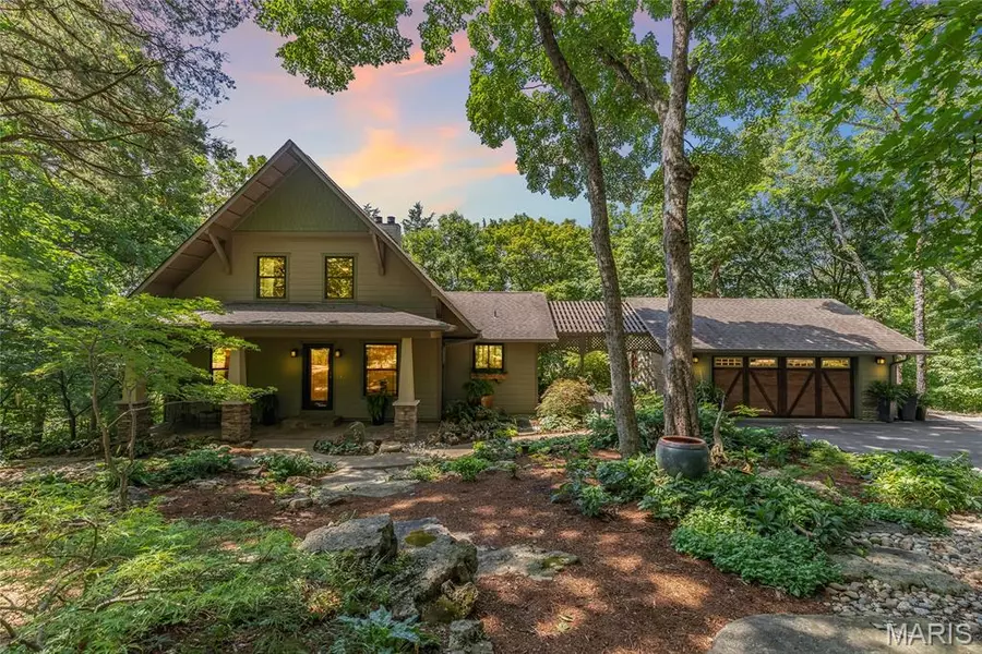 37 Hillside DR, Pacific, MO 63069