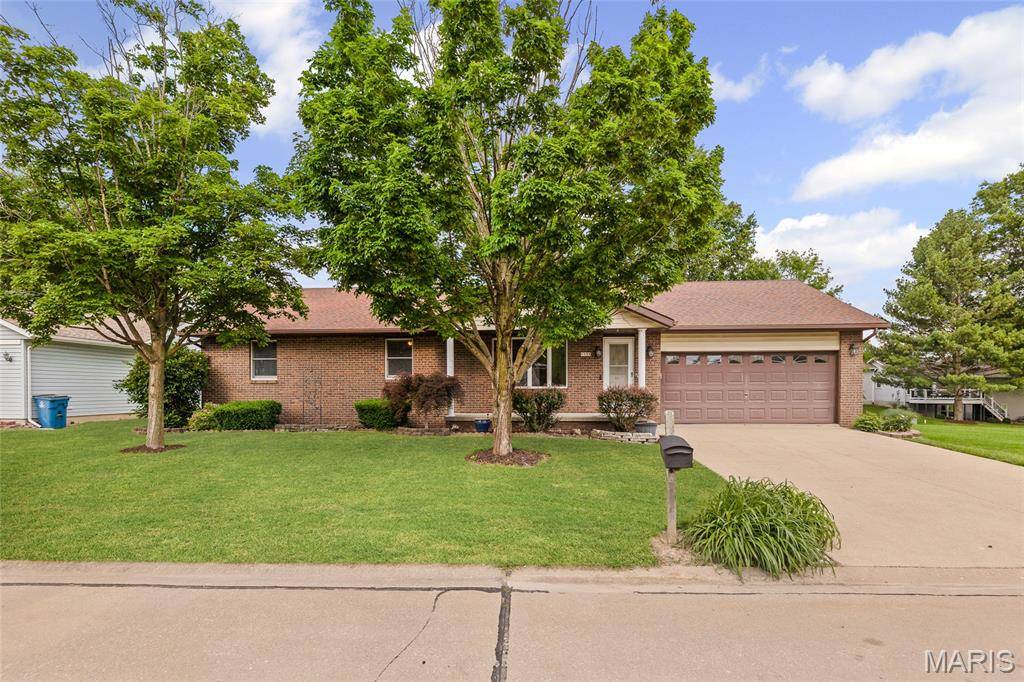 Highland, IL 62249,335 Nottingham LN