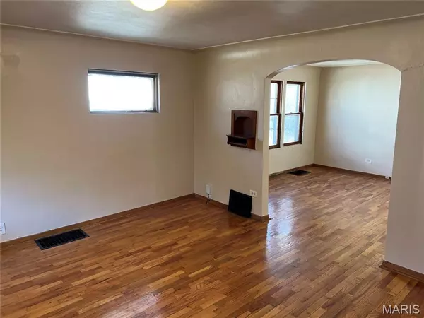 Riverview, MO 63137,10052 Valley DR