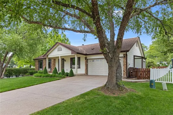 St Peters, MO 63376,102 S Willow Grove CT