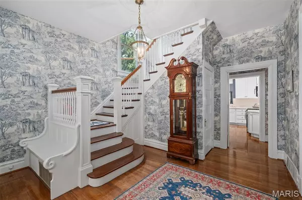 Webster Groves, MO 63119,102 Portland TER