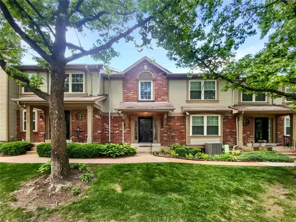 5315 N Kenrick Parke DR, St Louis, MO 63119