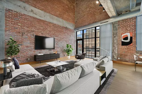 St Louis, MO 63103,2201 Locust ST #401