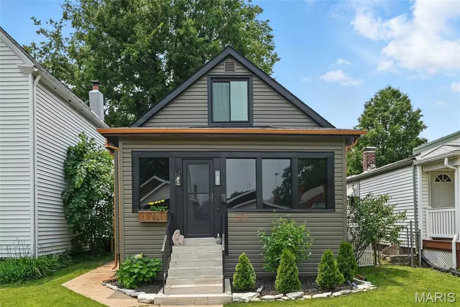 3914 Bates ST, St Louis, MO 63116