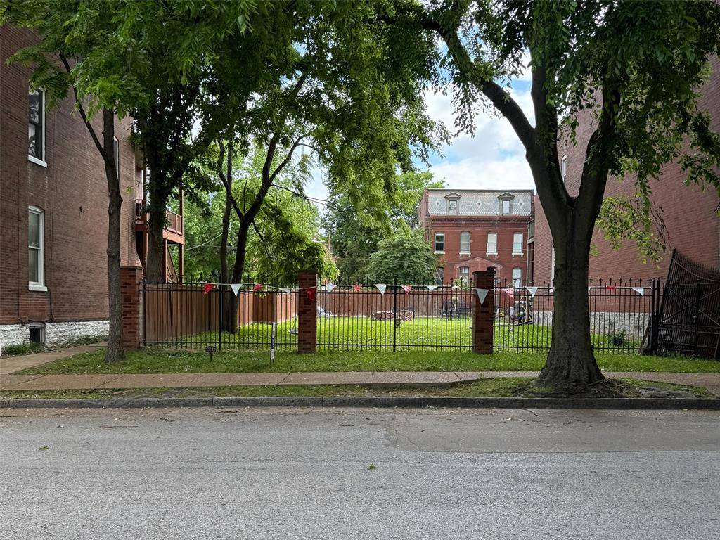 2019 Lynch ST, St Louis, MO 63118