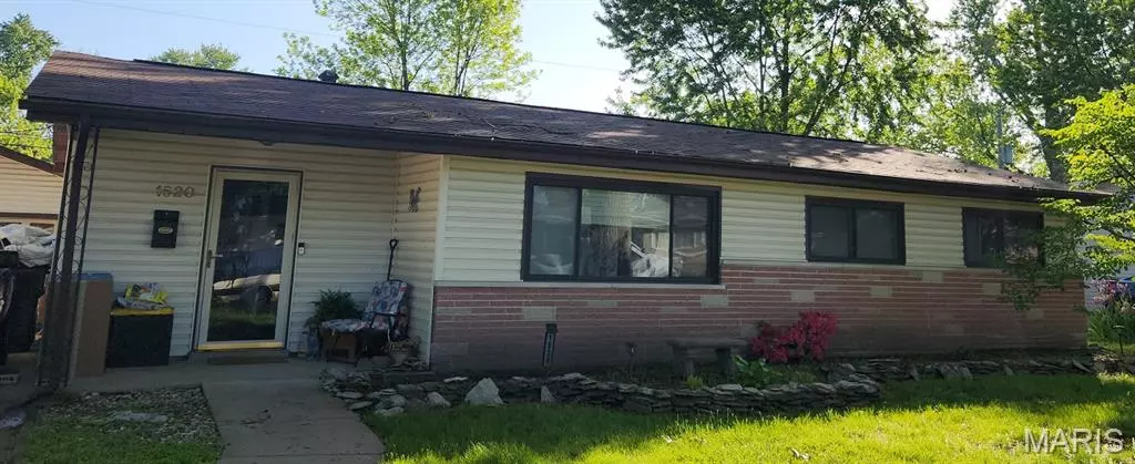1520 Flicker DR, Florissant, MO 63031