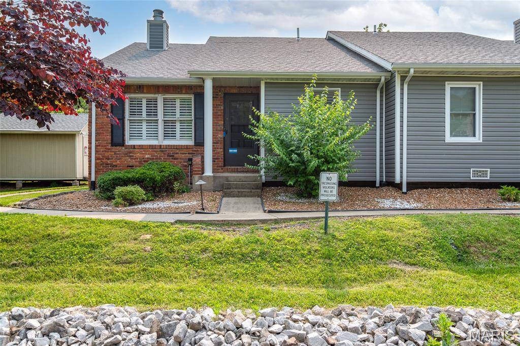 300 Pine Lake RD #20, Collinsville, IL 62234