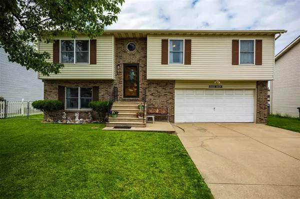 5121 Stephanie DR, Granite City, IL 62040